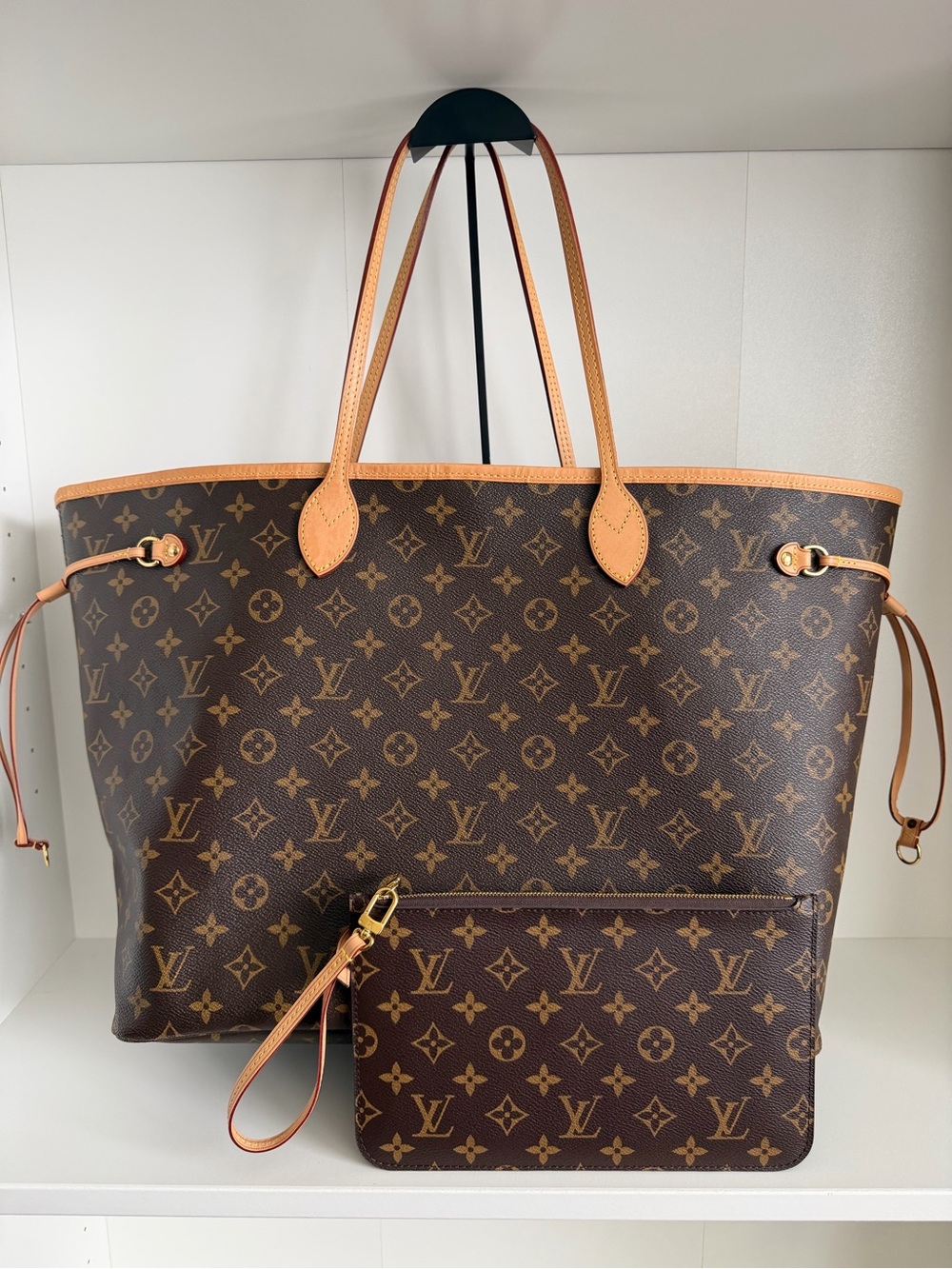 Louis Vuitton Monogram Neverfull GM Tote in Brown with Vachetta Trim and pouch.